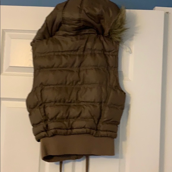 Girls puff vest NWOT - Picture 5 of 5